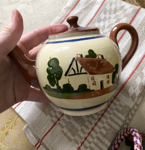 Cottage - Teapot - Tudor Eaves 