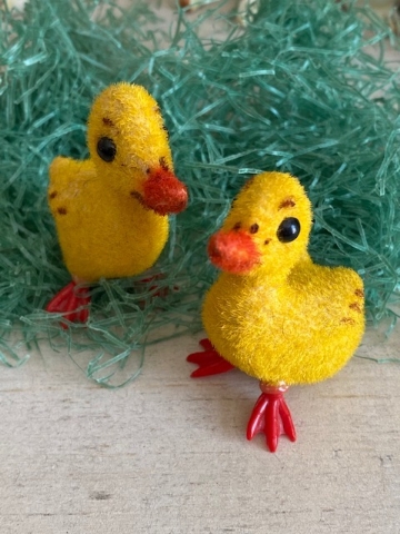 Pair of Flocked Chicks – Vintage Easter