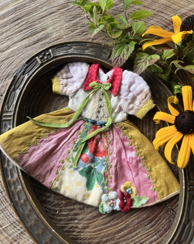 Picture of Garden In Bloom OOAK Blythe Frock - by The Pumpkinbelle