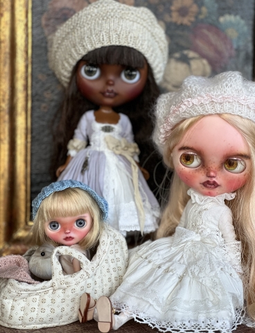 Picture of Blue Mountain Blythes...by Sam Moodie... a few peeks!