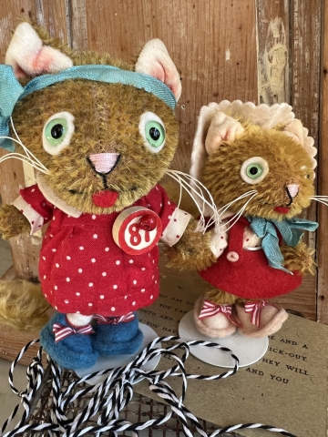 Picture of Mrs. Pretty & Bitty Kitty - OOAK Set by Jody Battaglia