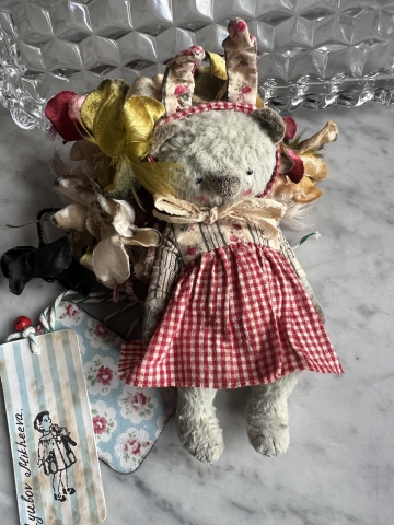 Picture of Delia Teddy Bunooak Art Teddy - SALE 