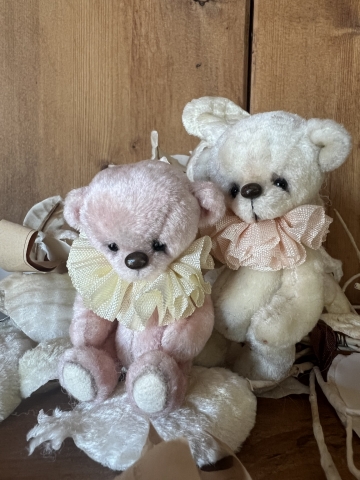 Picture of Wee Rose -- ooak by Sweet Days Teddy Bears 