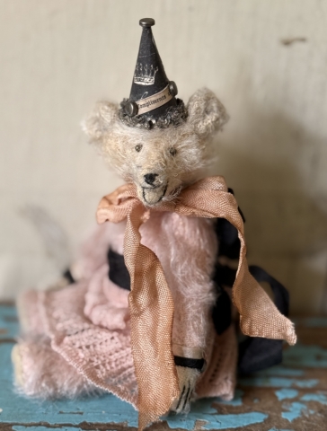 Picture of Sweet Compliments Queen - ooak by Letty Worley  