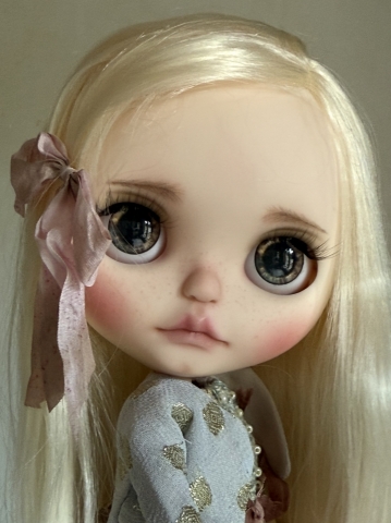 Picture of "Elle" - Custom Blythe by Kiss Kiss Dolls wearing The Pumpkinbelle fashion