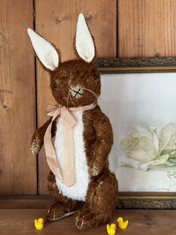 Picture of Lookout Bunny - 14" by Jennifer Murphy Bears