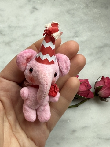 Picture of Itty Eloise Ellie  - OOAK Wee Toy - by Jody Battaglia   