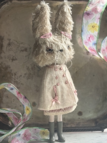 Picture of Bunny Blythe "Loren Honey" - ooak by Letty Worley