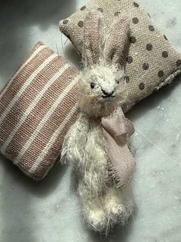 Picture of Tiniest Bunny Dovie - ooak by Widdershin Bears