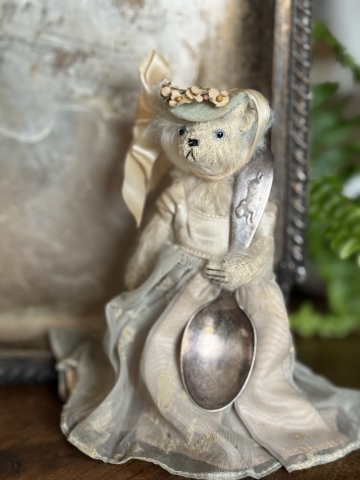 Picture of "Nilla Bear" - ooak art teddy by Letty Worley  
