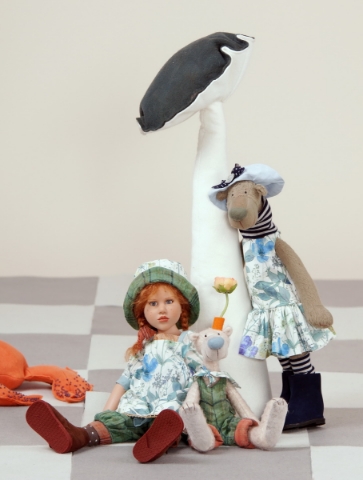 Picture of IN STOCK - Set Alke & Hannelore  Set– 45cm Doll and Bear - Zwergnase Puppen - SALE