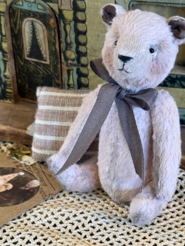 Picture of Pascal and Pillow  by Widdershin - 5" ooak art teddy  