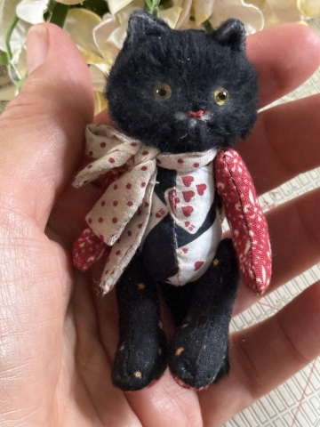 Picture of Lucky - ooak mini art toy by Olesya of Amici & Orsetti
